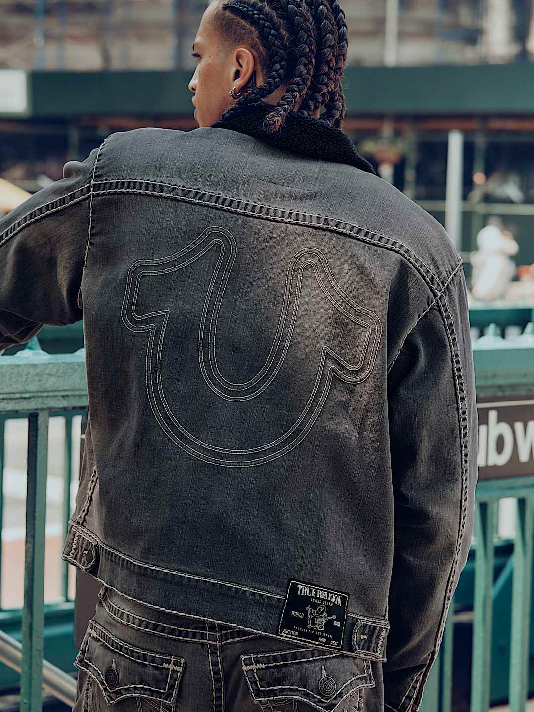 chaqueta super t oversized denim sherpa trucker jacket