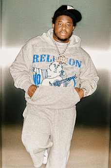 buso no. 1 logo big t hoodie